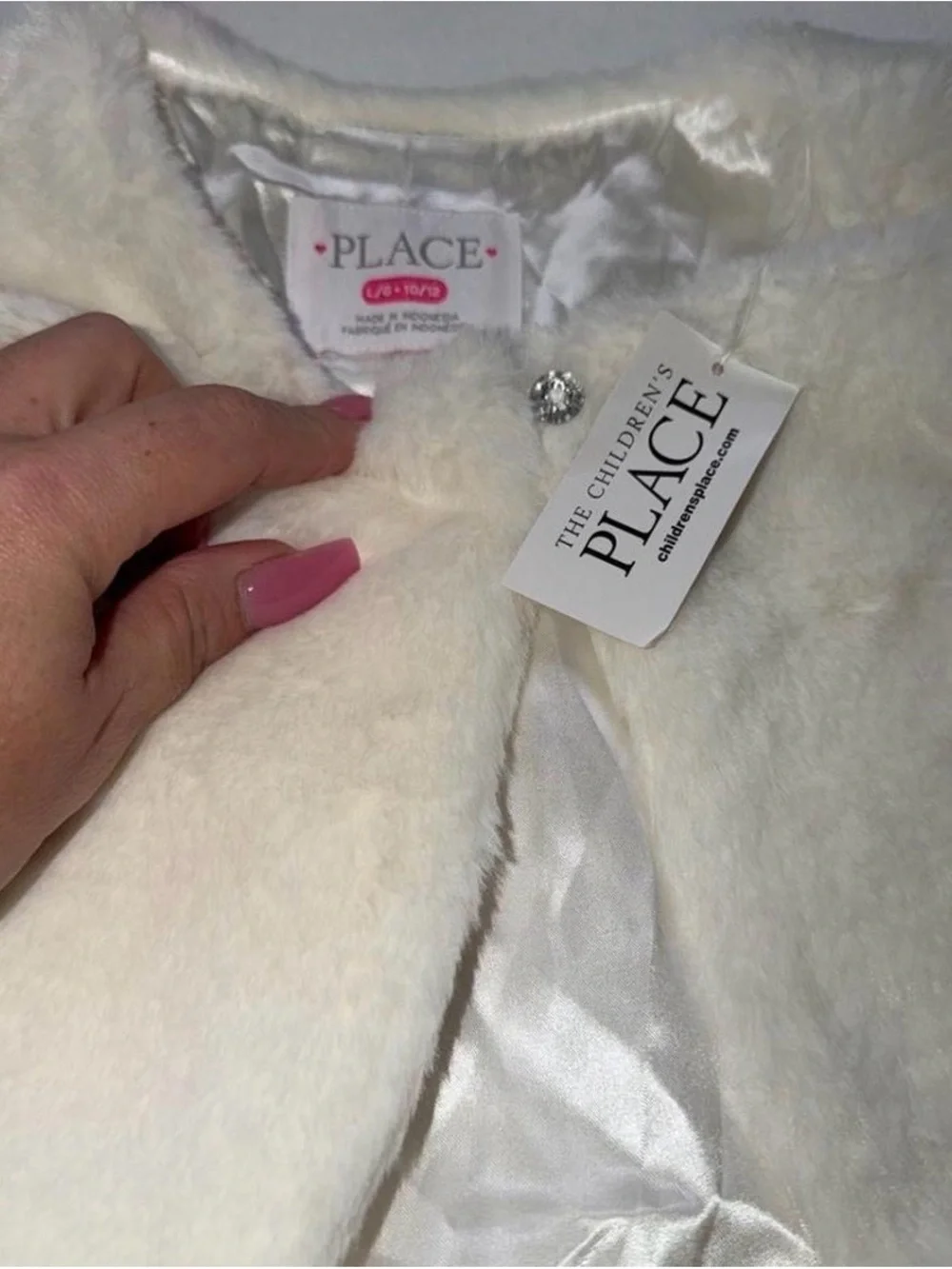 The Children's Place Girls' Cream Faux Fur Cape T0104